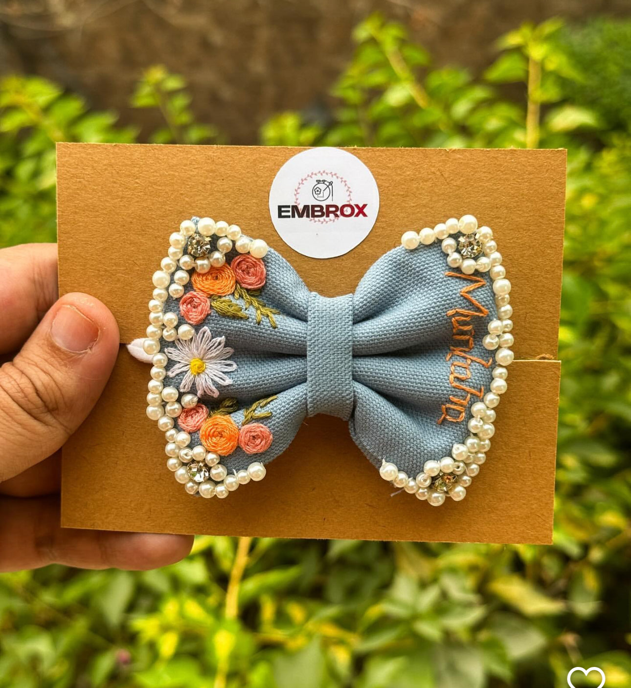 Daisy Charm Bow