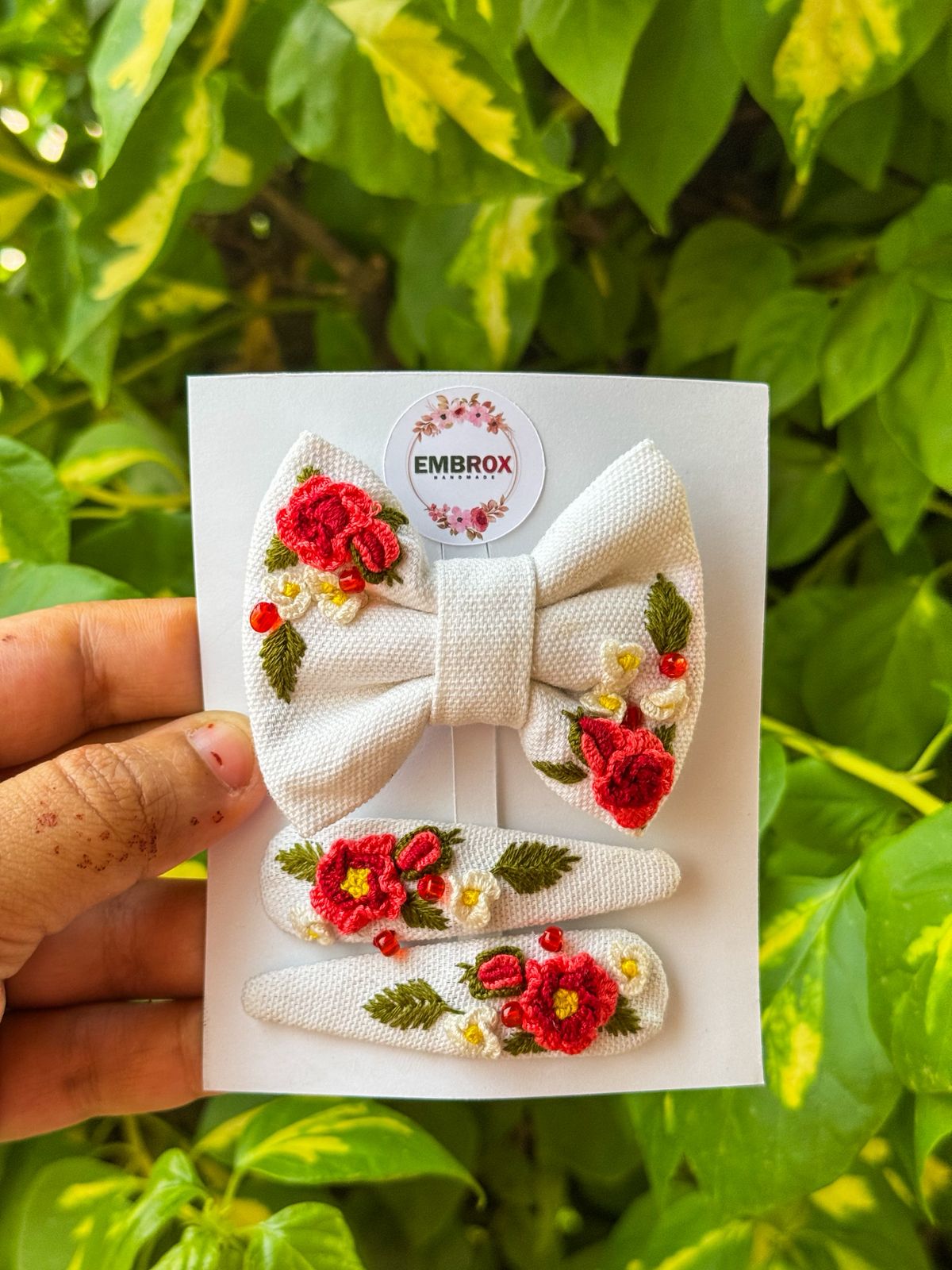 White Floral Cotton Clip Set
