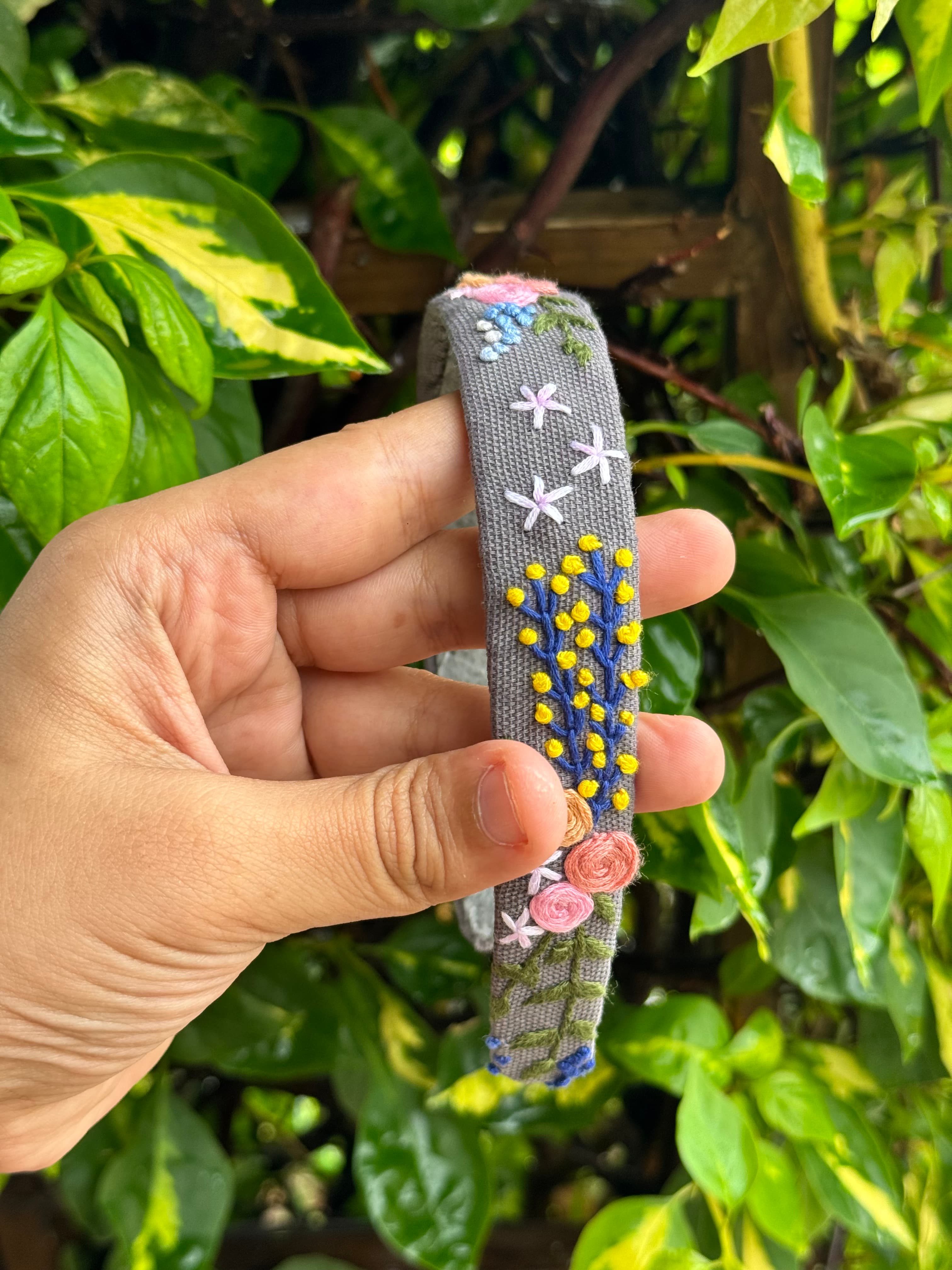 Meadow Bloom Embroidered Headbandđżâ¨