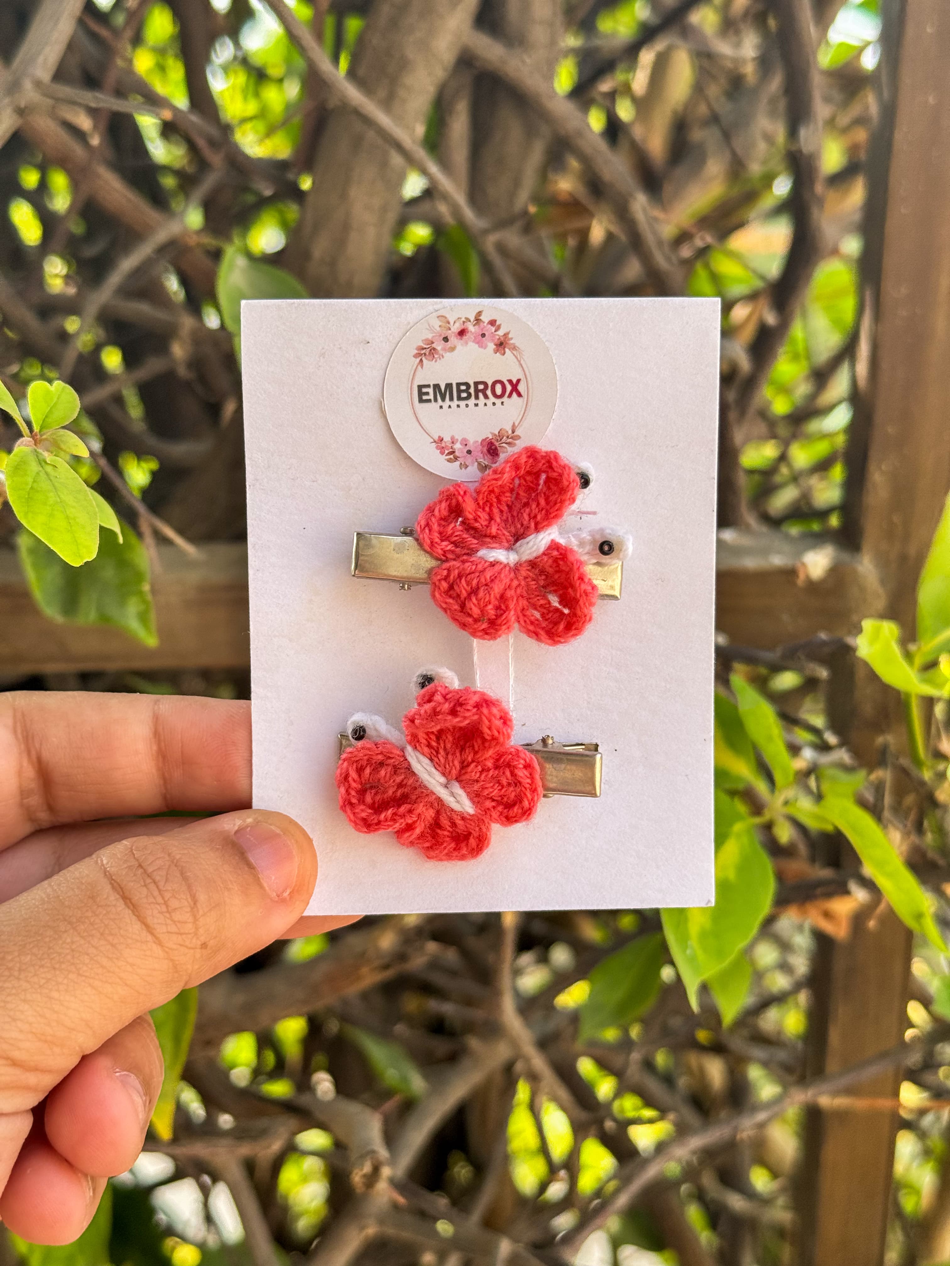 Coral Crochet 'Flutterby‘ clips