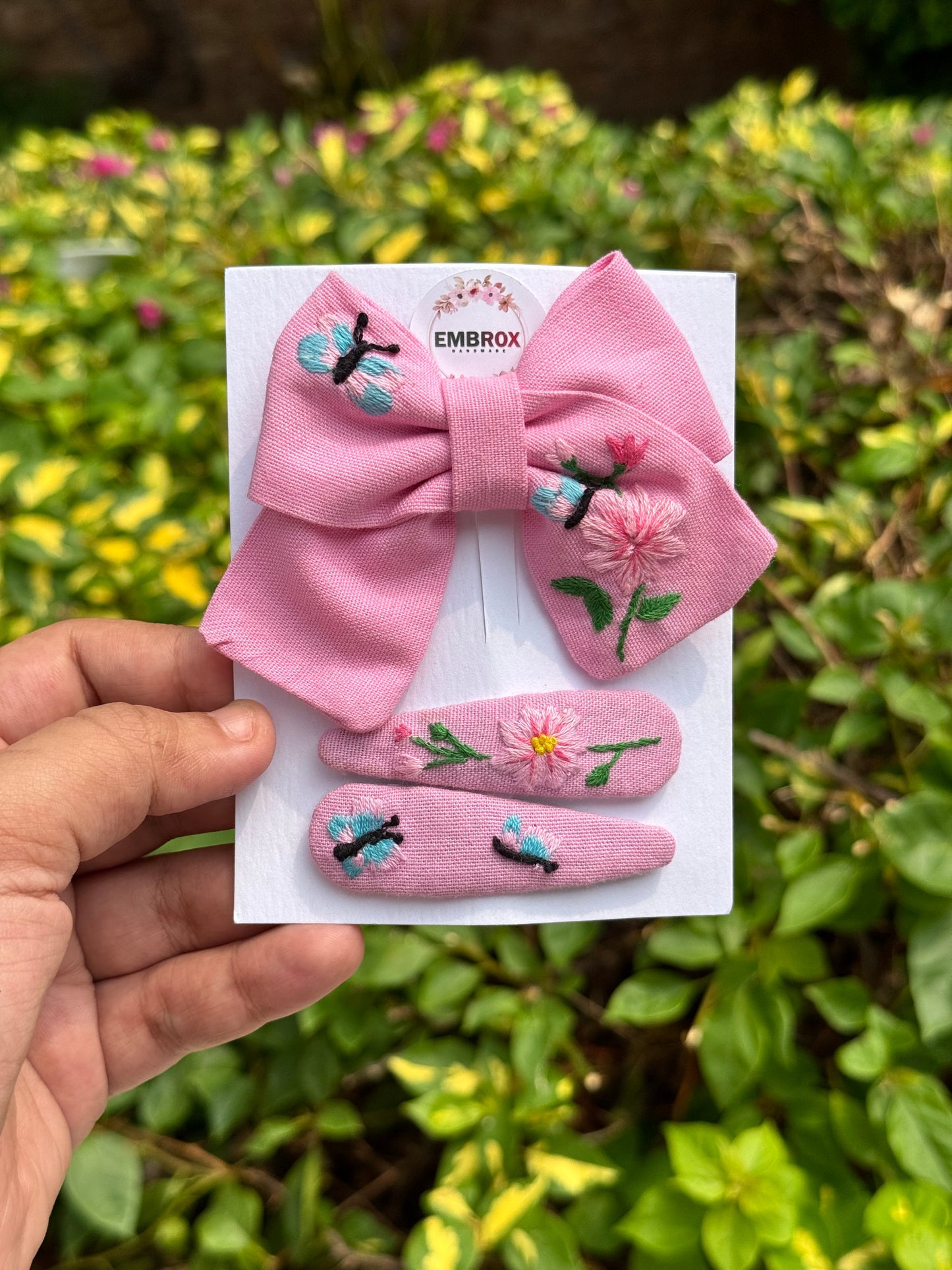 Meadow & Mariposa hair bows main koe and pins set