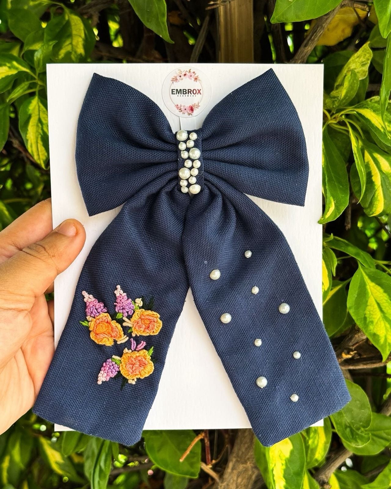 “Midnight Blossom Pearl Bow” 🌙✨
