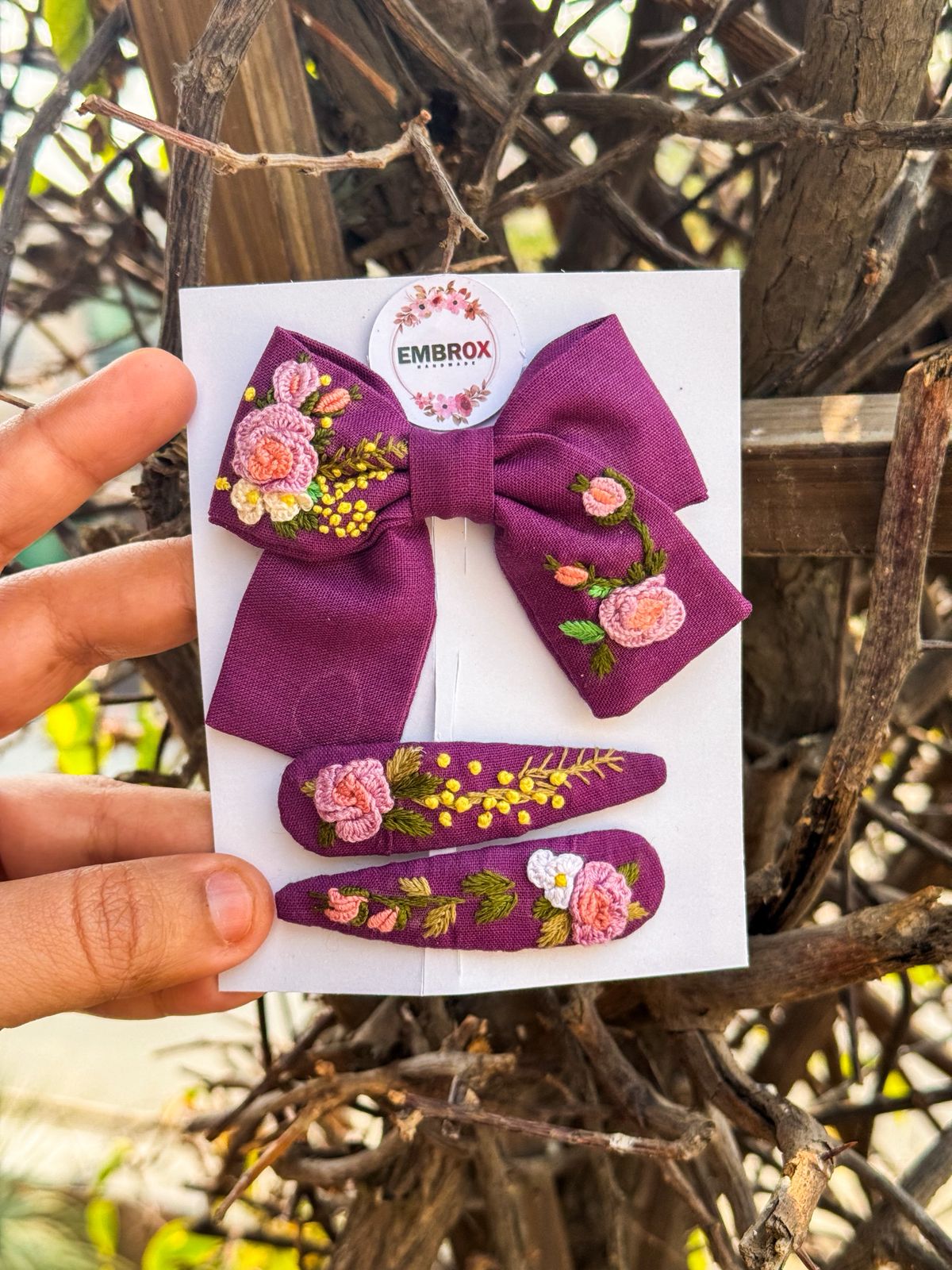 Royal Bloom Embroidered Bow & pins set