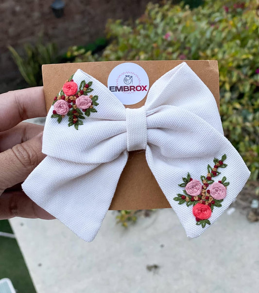 The Canvas Vignette hair bow