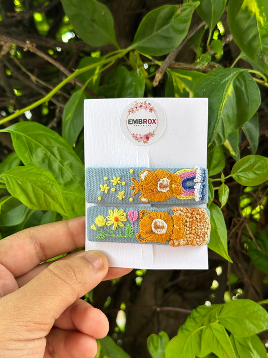 The bumble bear duo hair pin