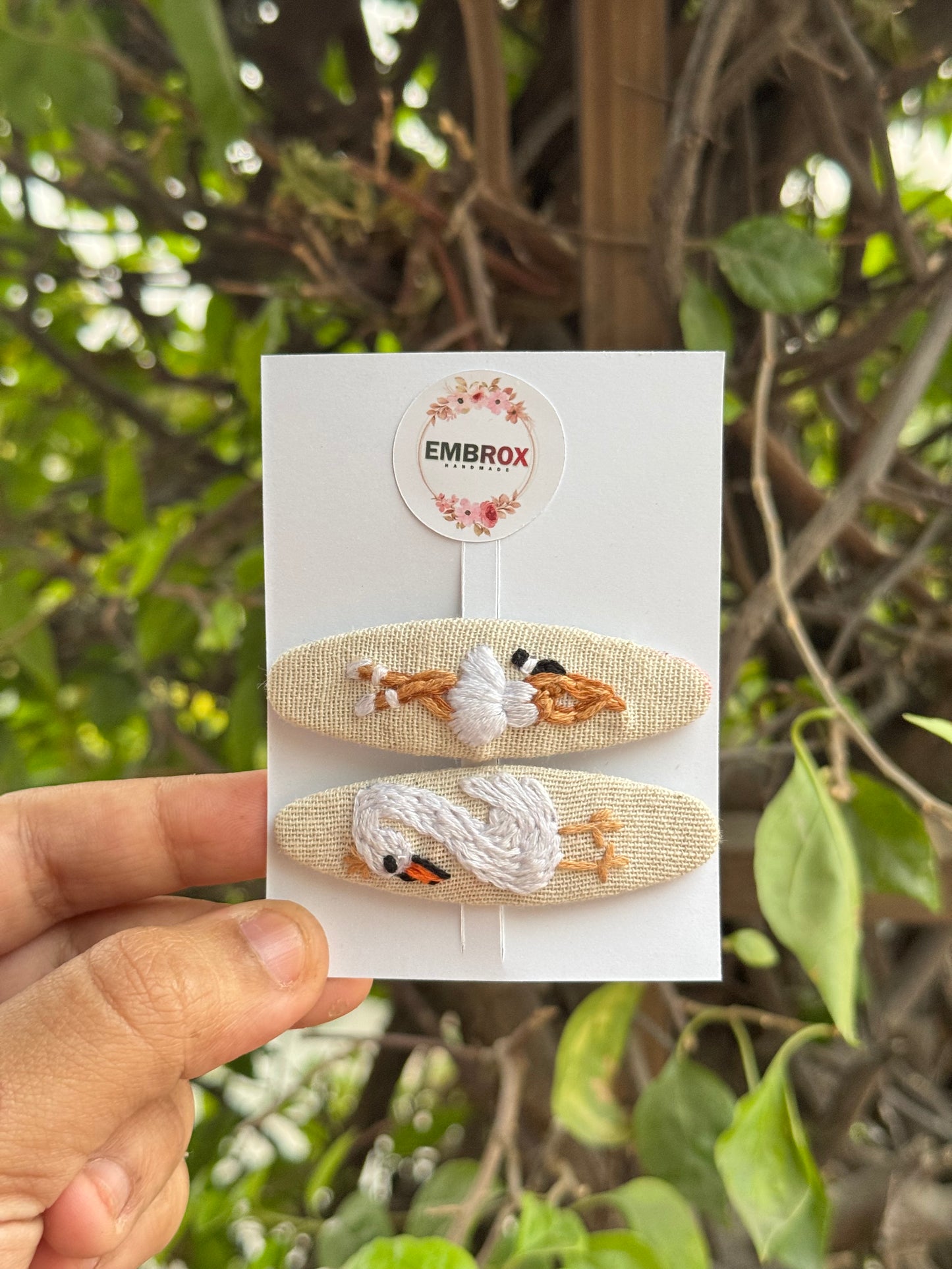 The 'Odette' Embroidered Swan Snap pins